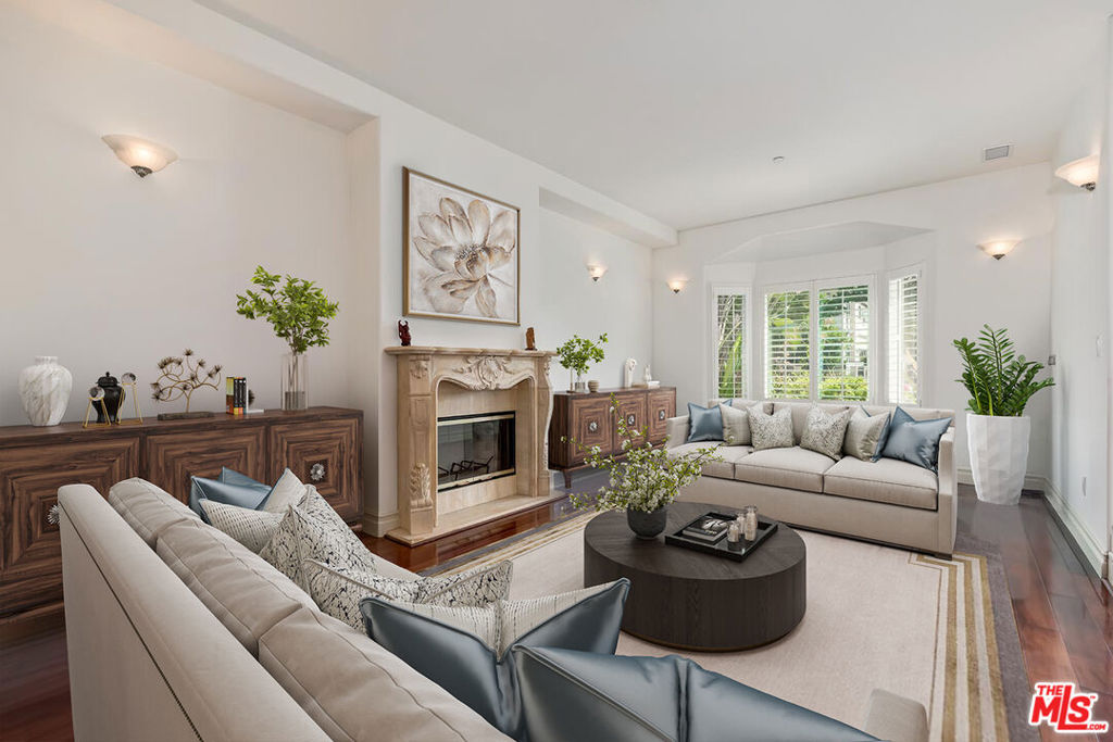 Properties 2 209 S Swall Drive