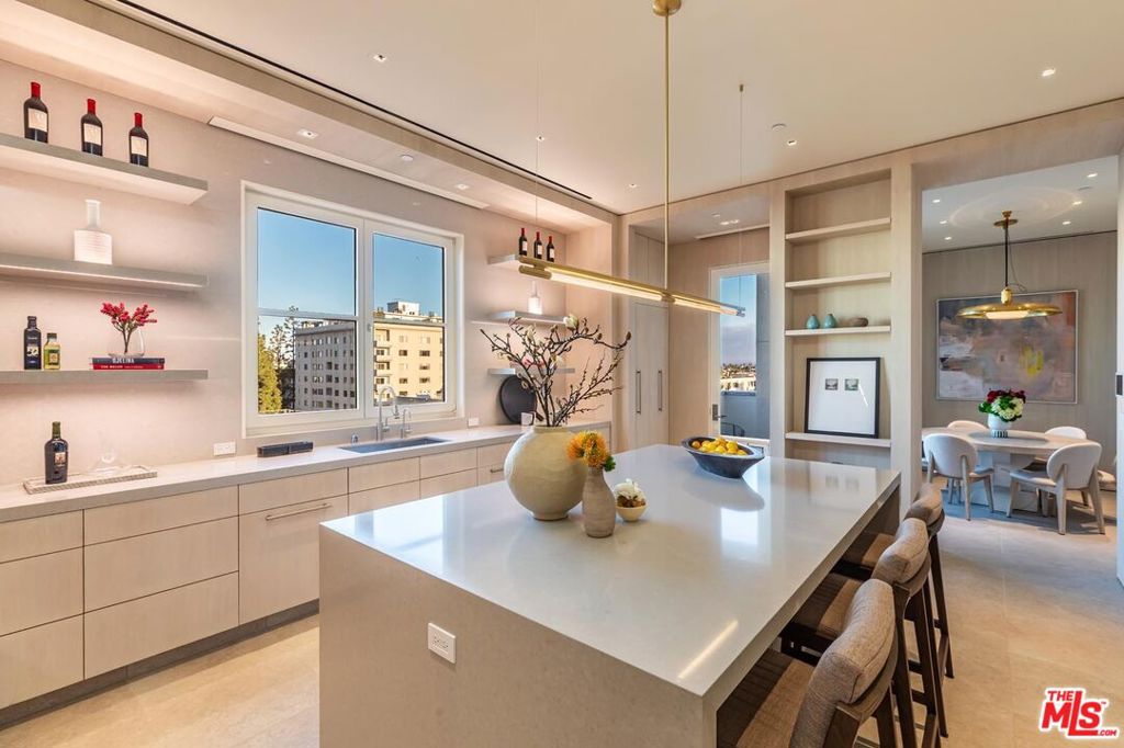 Properties 4 455 N Palm Drive PH