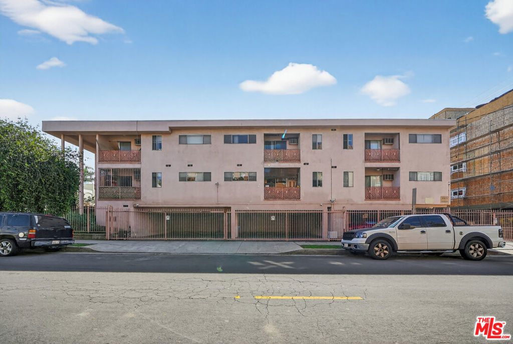 941 S Gramercy Place