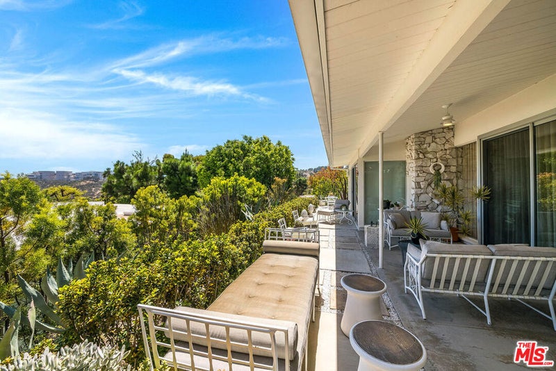 1331 Casiano Road