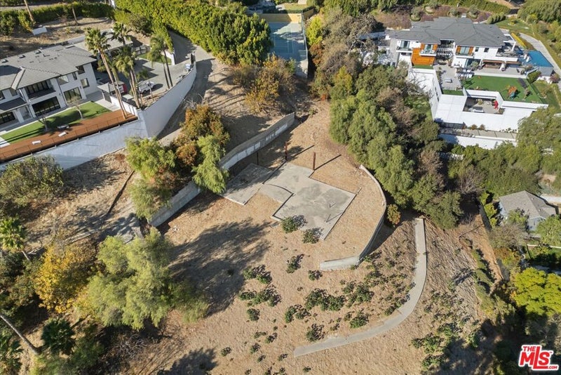 17229 Oak View Drive