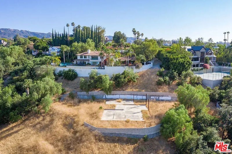 17229 Oak View Drive