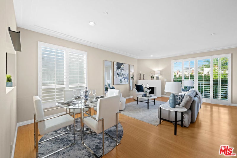 117 S Clark Drive 305