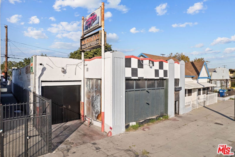 1311 W Florence Avenue