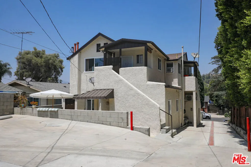 Los Angeles, California 90042, United States, 1 Bedroom Bedrooms, ,1 BathroomBathrooms,Residential,Active,167864