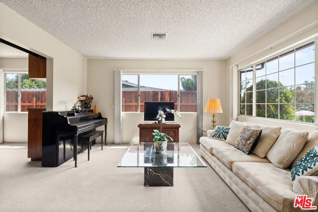 Sierra Madre, California 91024, United States, 3 Bedrooms Bedrooms, ,2 BathroomsBathrooms,Residential,Pending,206317