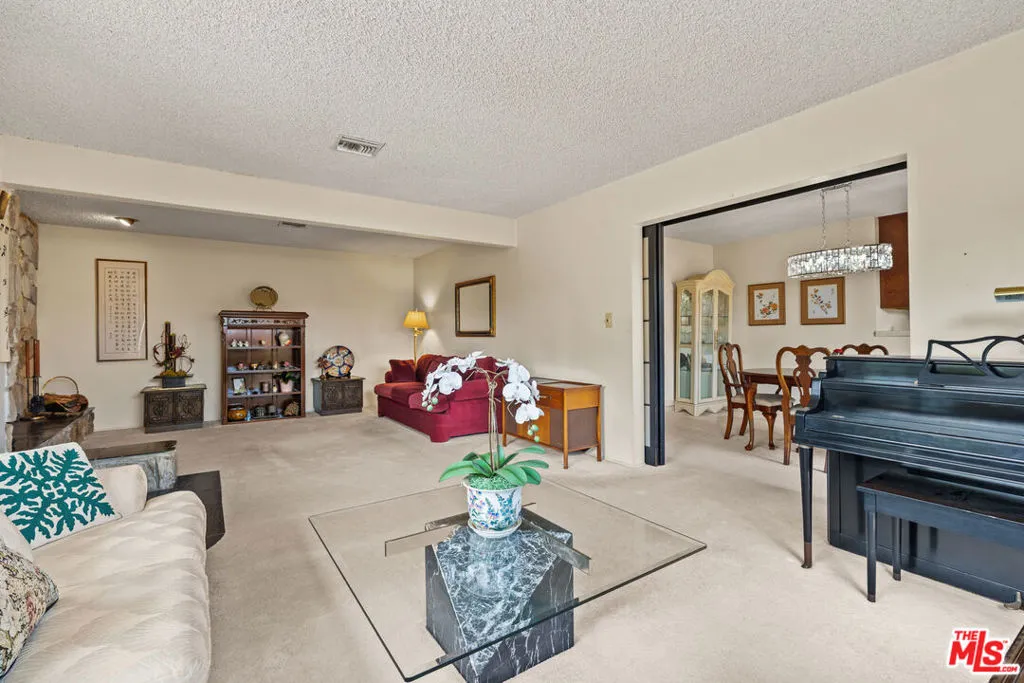 Sierra Madre, California 91024, United States, 3 Bedrooms Bedrooms, ,2 BathroomsBathrooms,Residential,Pending,206317