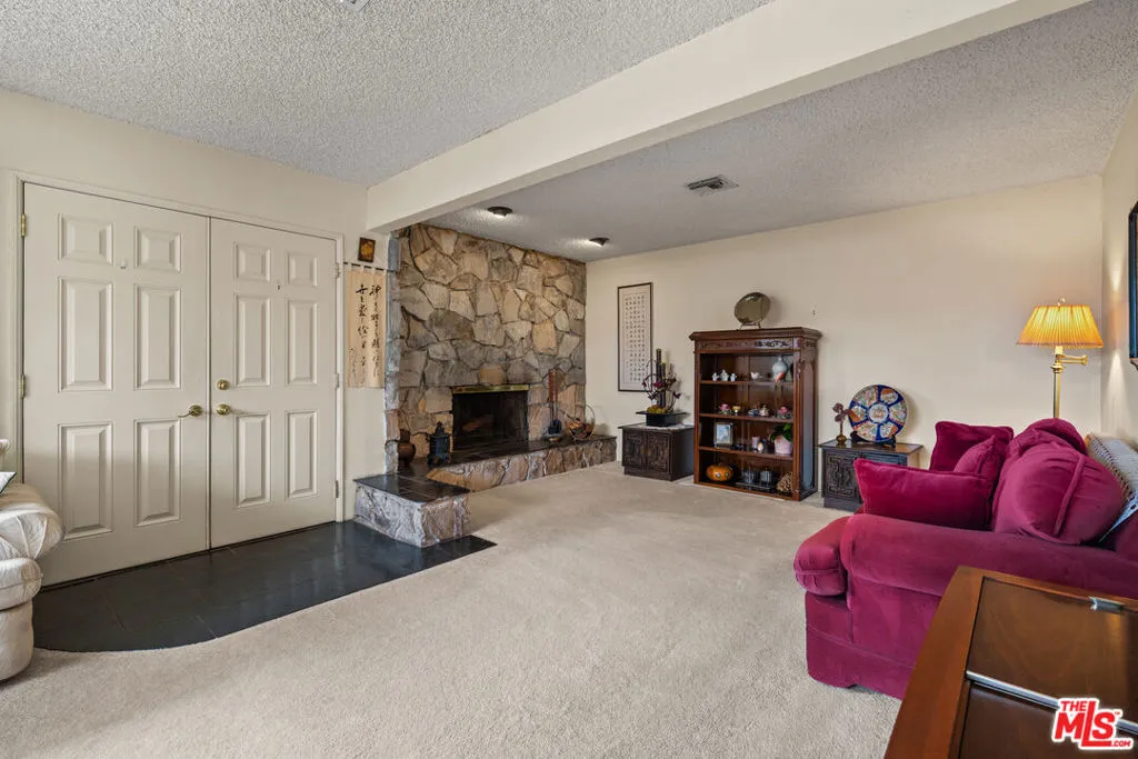 Sierra Madre, California 91024, United States, 3 Bedrooms Bedrooms, ,2 BathroomsBathrooms,Residential,Pending,206317