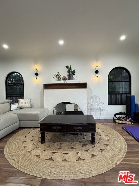Photo of 731 N Laurel Avenue #2, Los Angeles, CA 90046 (MLS # 26990605)