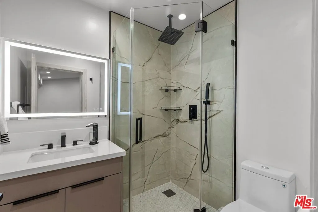 Studio City, California 91604, United States, 3 Bedrooms Bedrooms, ,3 BathroomsBathrooms,Residential,Active,136657