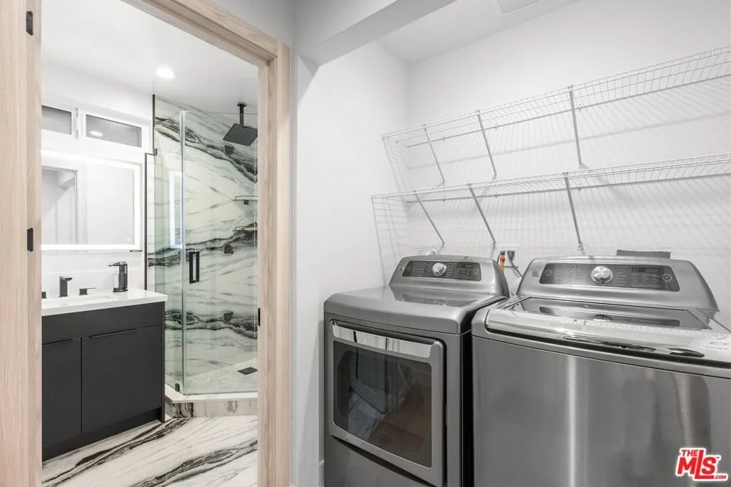 Studio City, California 91604, United States, 3 Bedrooms Bedrooms, ,3 BathroomsBathrooms,Residential,Active,136657