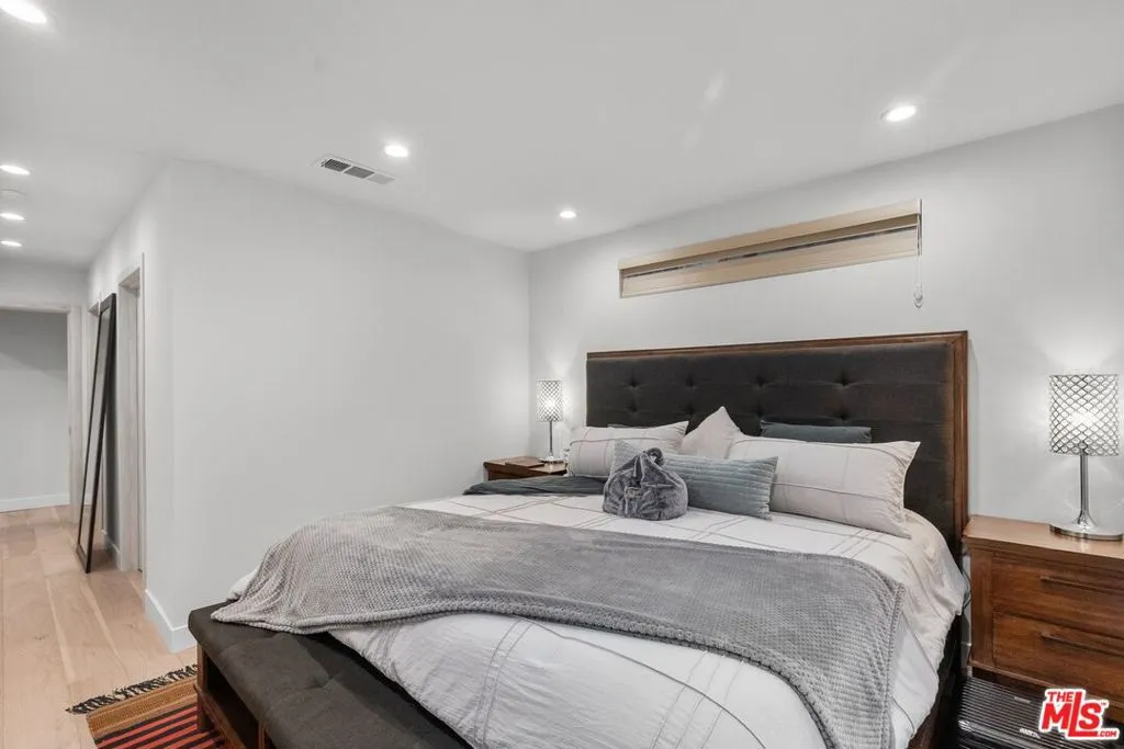 Studio City, California 91604, United States, 3 Bedrooms Bedrooms, ,3 BathroomsBathrooms,Residential,Active,136657