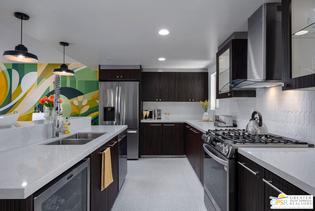 588 E San Lorenzo Road 104