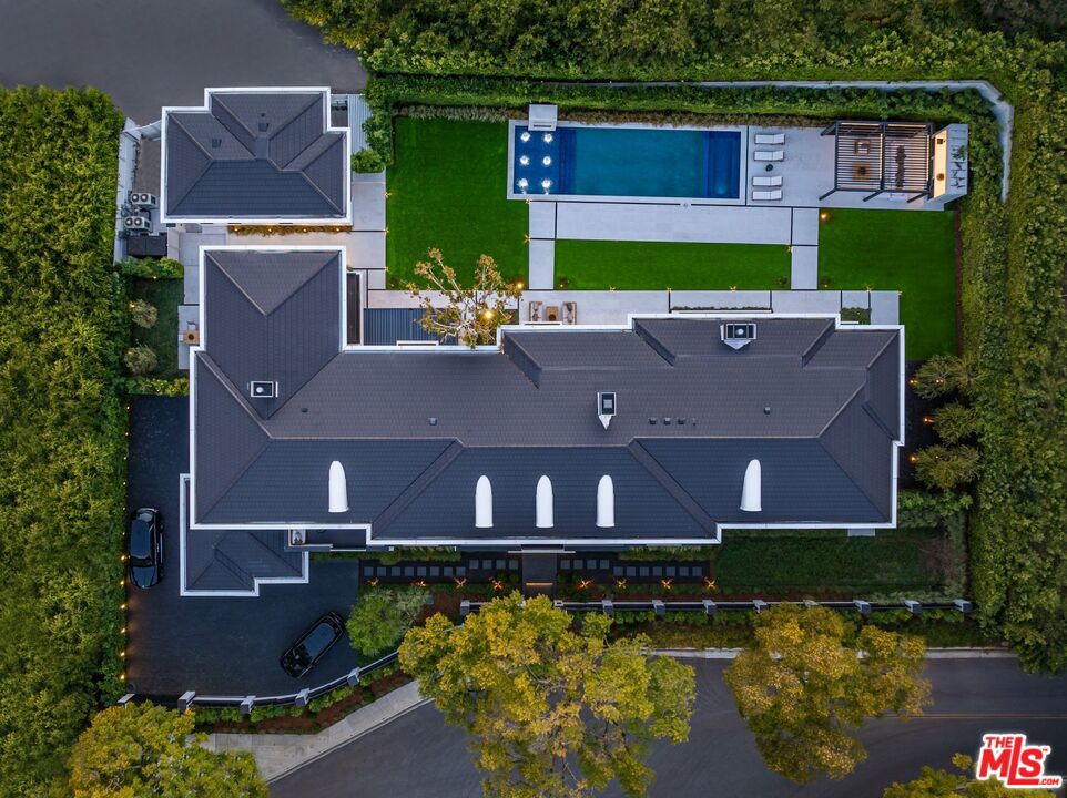 927 N Whittier Drive