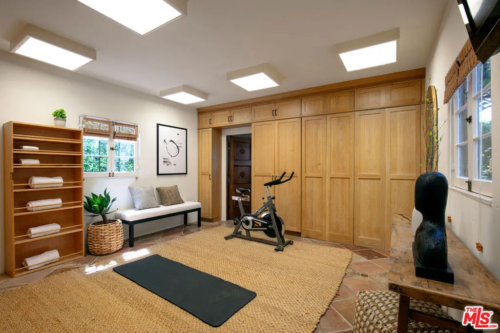 Beverly Hills, California 90210, United States, 4 Bedrooms Bedrooms, ,4 BathroomsBathrooms,Residential,Active,208017