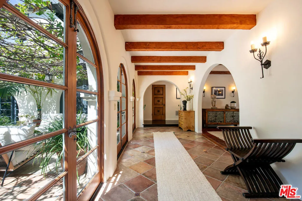 Beverly Hills, California 90210, United States, 4 Bedrooms Bedrooms, ,4 BathroomsBathrooms,Residential,Active,208017