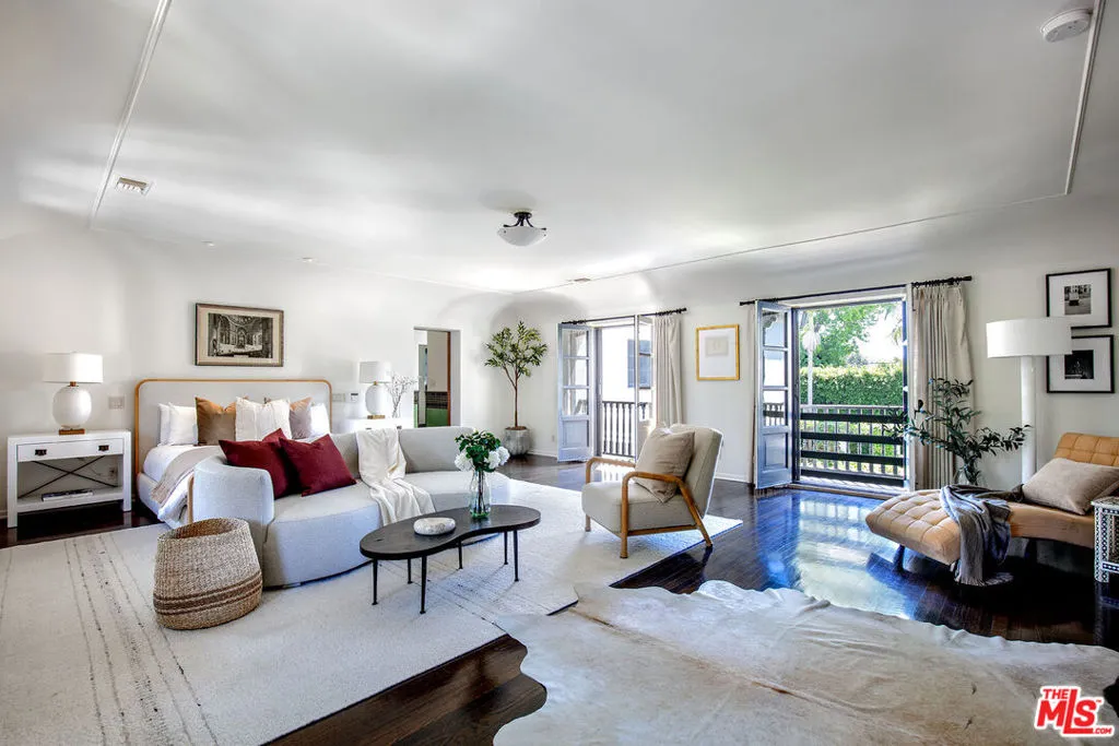 Beverly Hills, California 90210, United States, 4 Bedrooms Bedrooms, ,4 BathroomsBathrooms,Residential,Active,208017