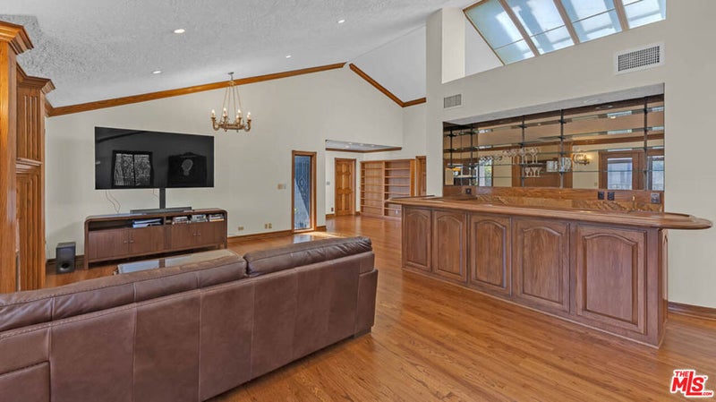 1242 Angelo Drive