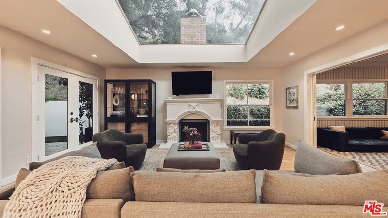 3440 Mandeville Canyon Road