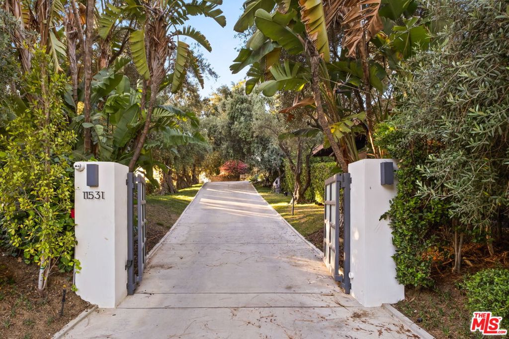 Properties 3 11531 Amanda Drive