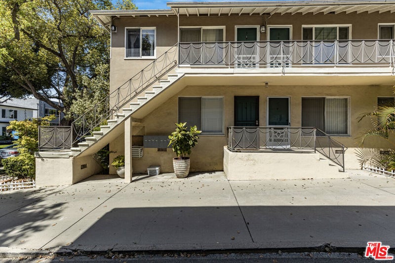 7627 Hampton Avenue