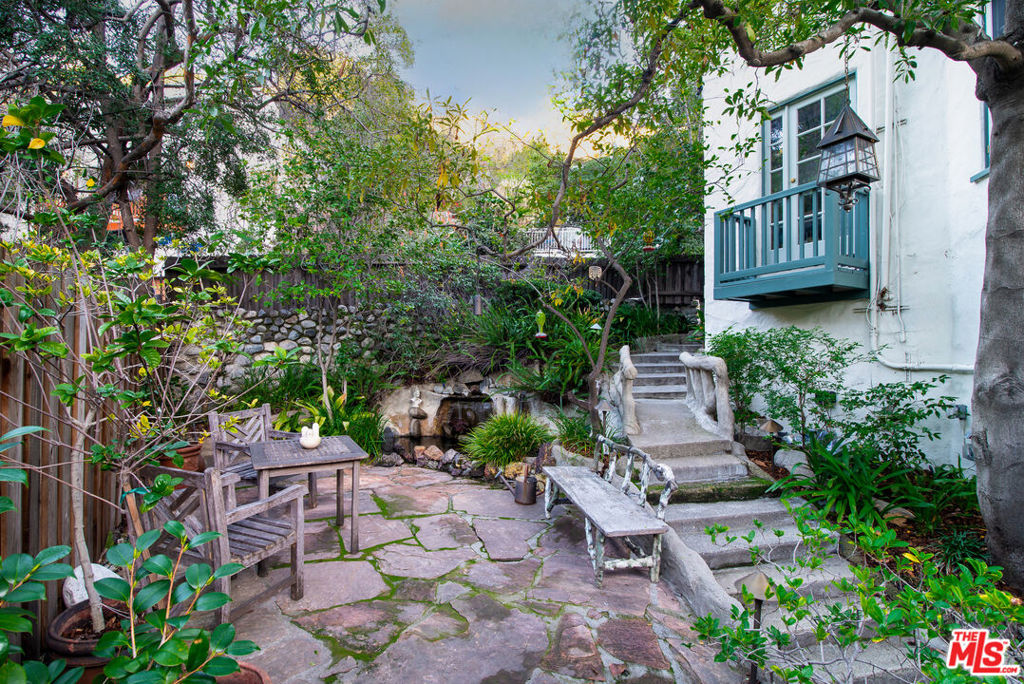 8066 Woodland Lane