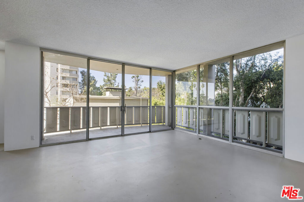 4411 Los Feliz Boulevard 202