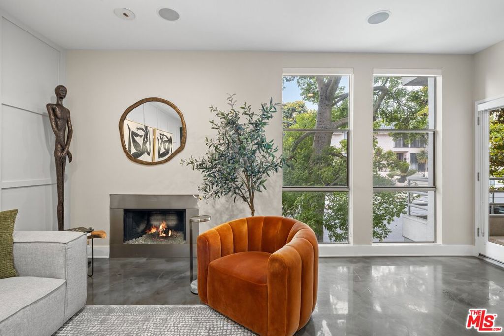 964 Hancock Avenue 103