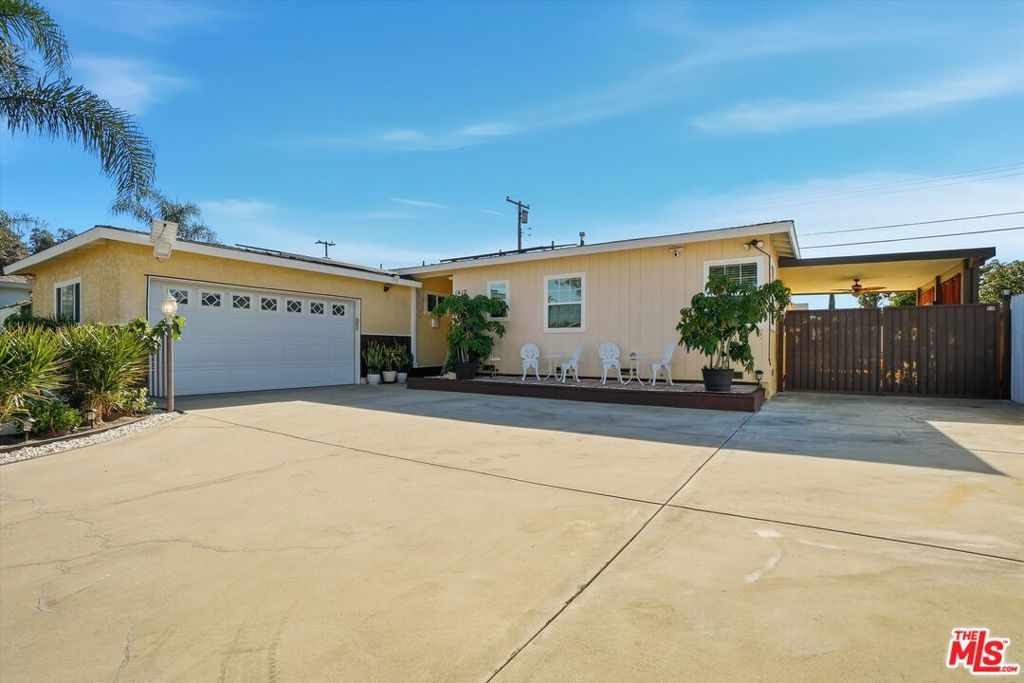 1412 W Baker Avenue