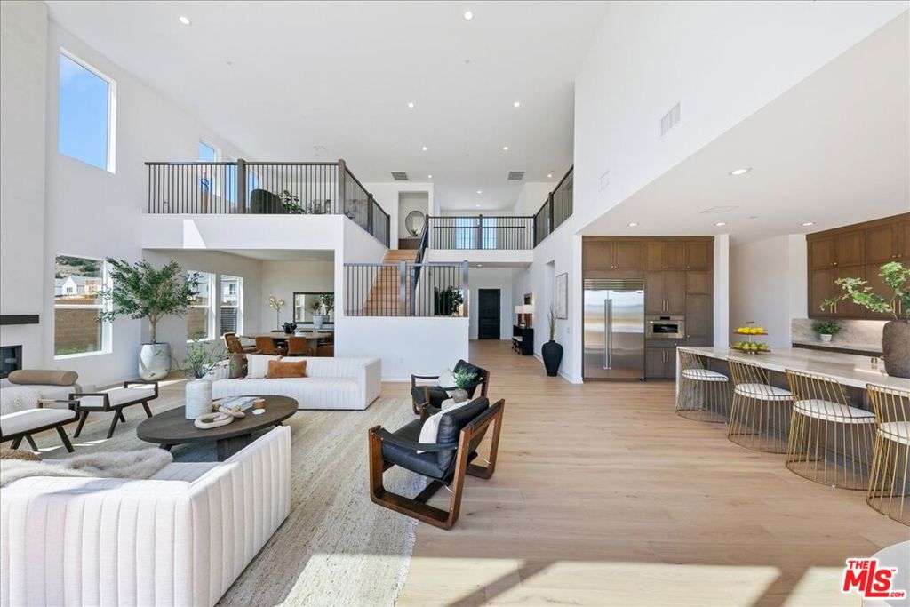 22810 Seaqua Circle