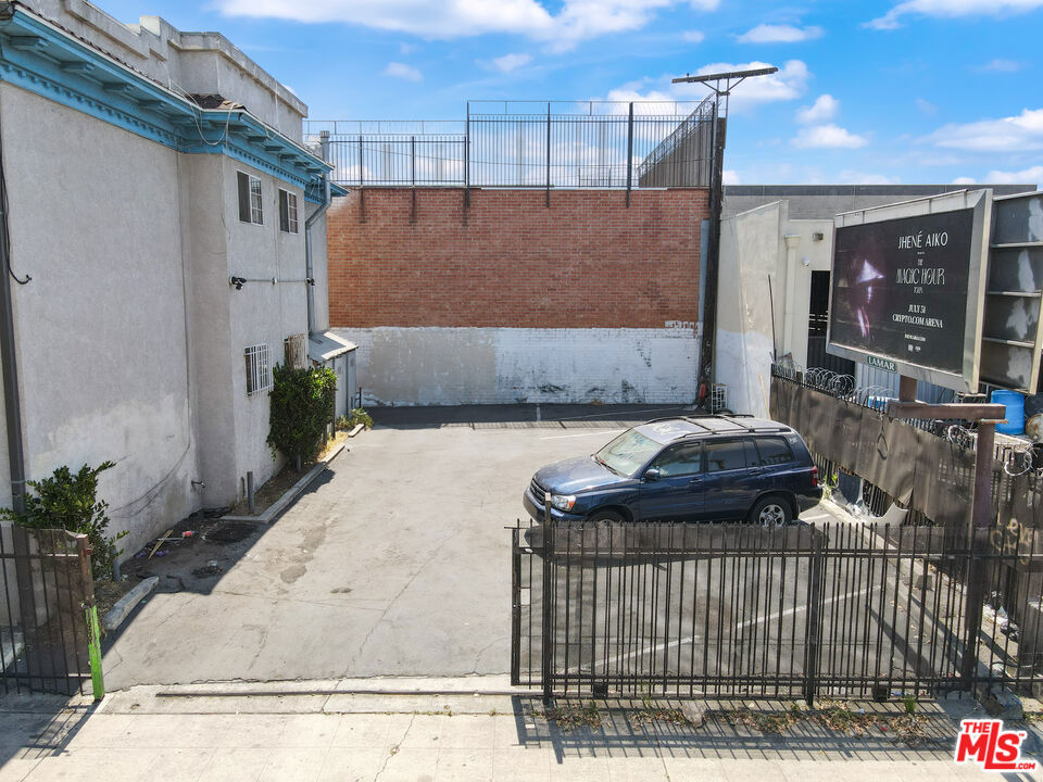 3806 S Broadway