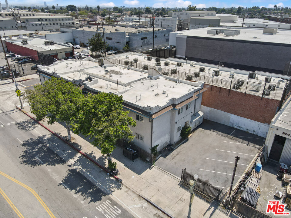 3806 S Broadway