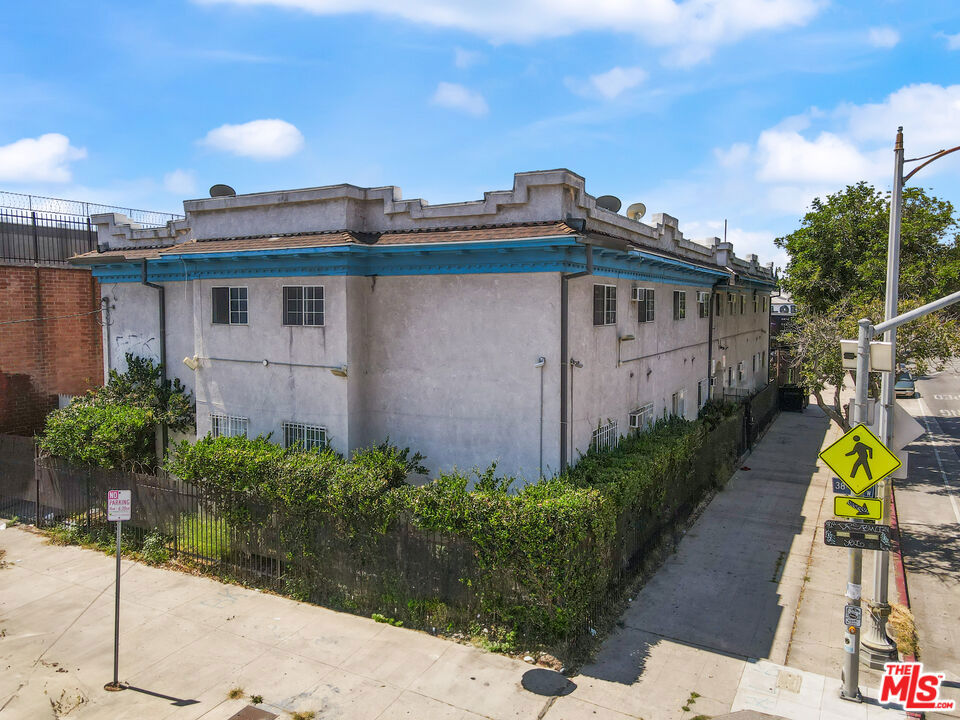 3806 S Broadway