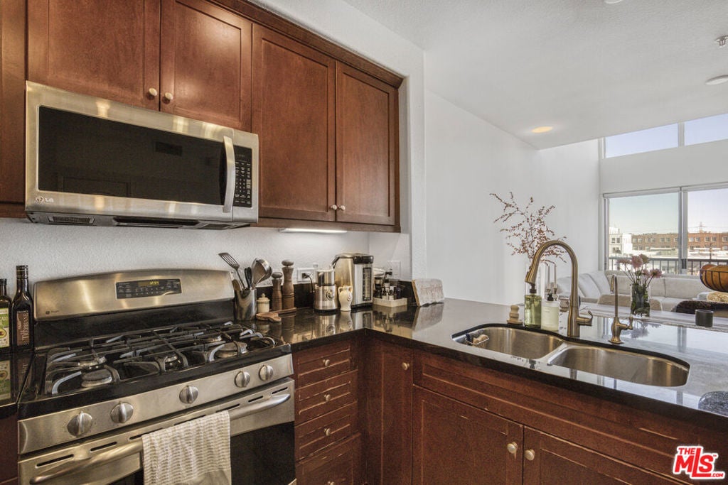 629 Traction Avenue 412
