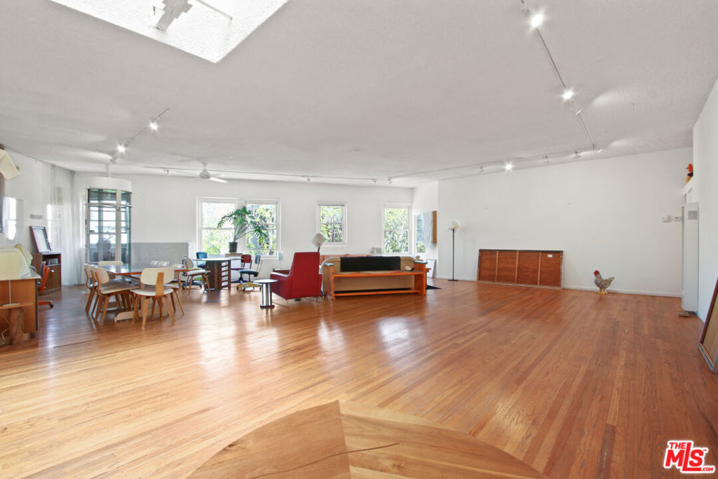 Properties 3 1802 Pacific Avenue