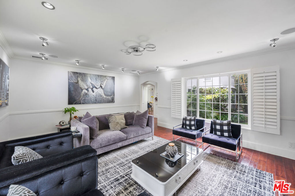 803 S Sycamore Avenue