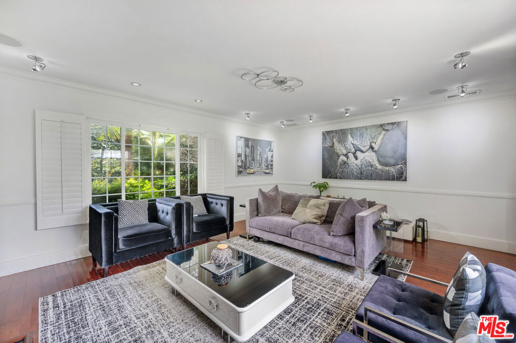 803 S Sycamore Avenue