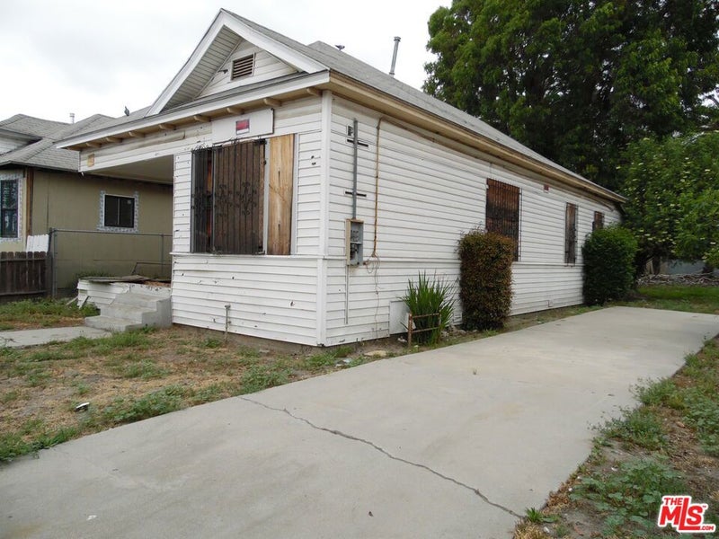1563 E 108th Street