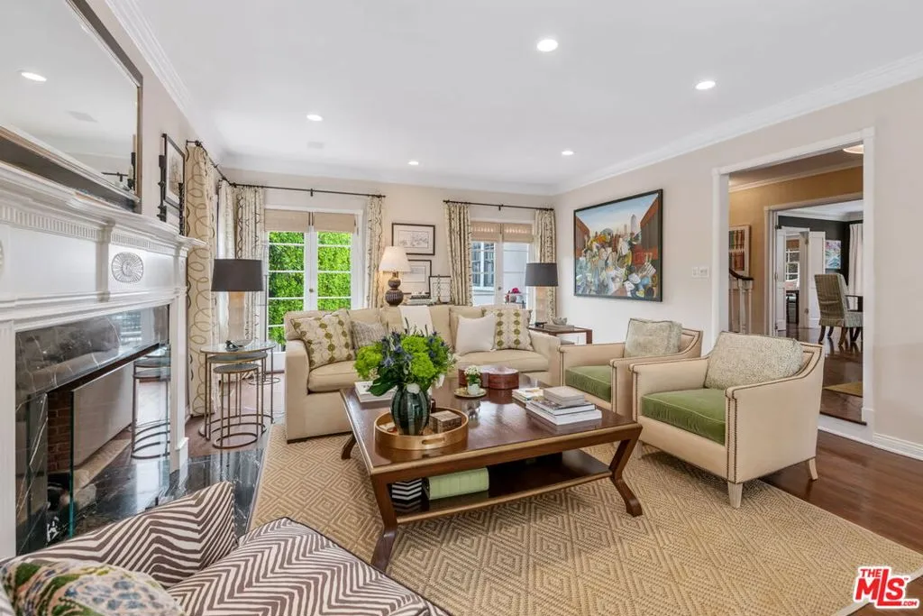 Los Angeles, California 90024, United States, 4 Bedrooms Bedrooms, ,3 BathroomsBathrooms,Residential,Active,154504