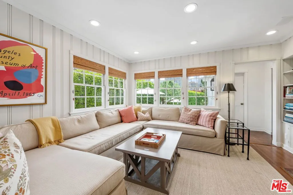 Los Angeles, California 90024, United States, 4 Bedrooms Bedrooms, ,3 BathroomsBathrooms,Residential,Active,154504