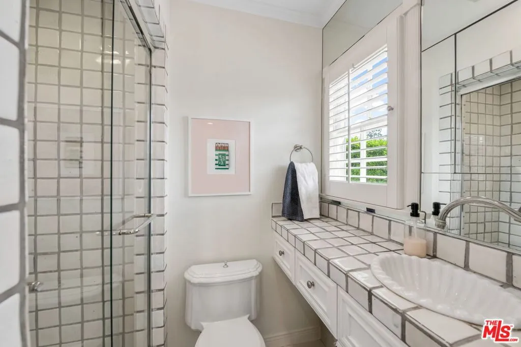 Los Angeles, California 90024, United States, 4 Bedrooms Bedrooms, ,3 BathroomsBathrooms,Residential,Active,154504