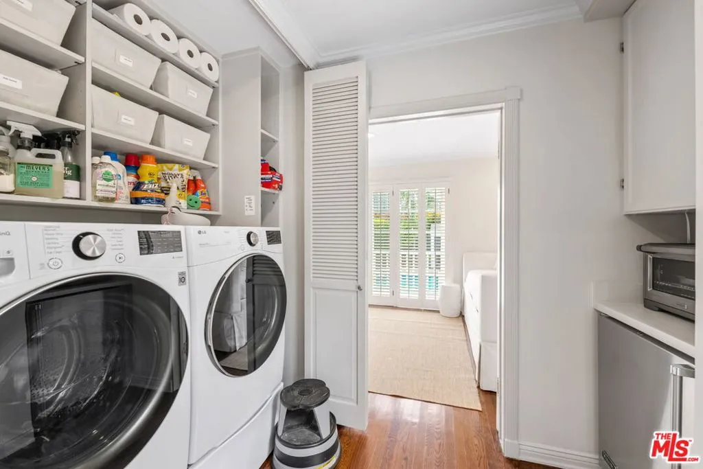 Los Angeles, California 90024, United States, 4 Bedrooms Bedrooms, ,3 BathroomsBathrooms,Residential,Active,154504