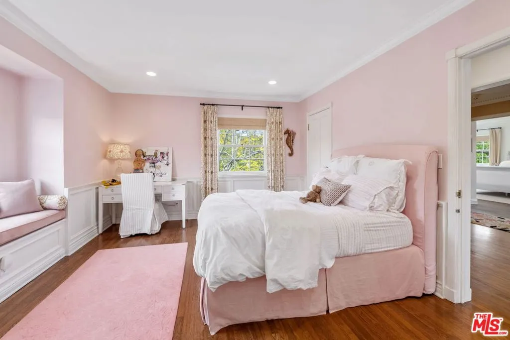 Los Angeles, California 90024, United States, 4 Bedrooms Bedrooms, ,3 BathroomsBathrooms,Residential,Active,154504