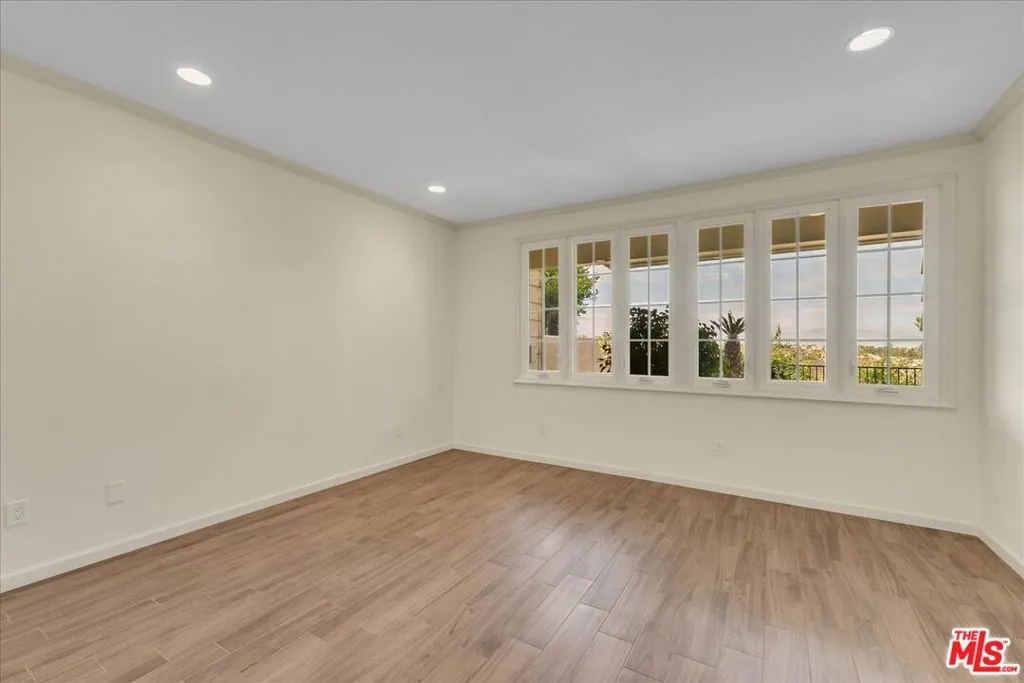 Los Angeles, California 90049, United States, 2 Bedrooms Bedrooms, ,2 BathroomsBathrooms,Residential,Active,240627