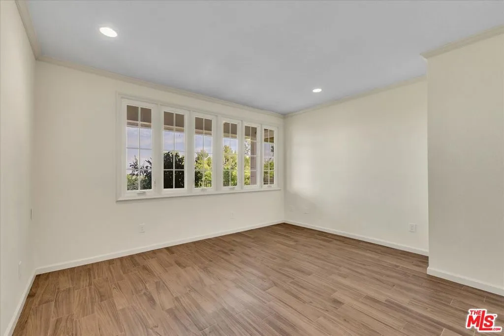 Los Angeles, California 90049, United States, 2 Bedrooms Bedrooms, ,2 BathroomsBathrooms,Residential,Active,240627