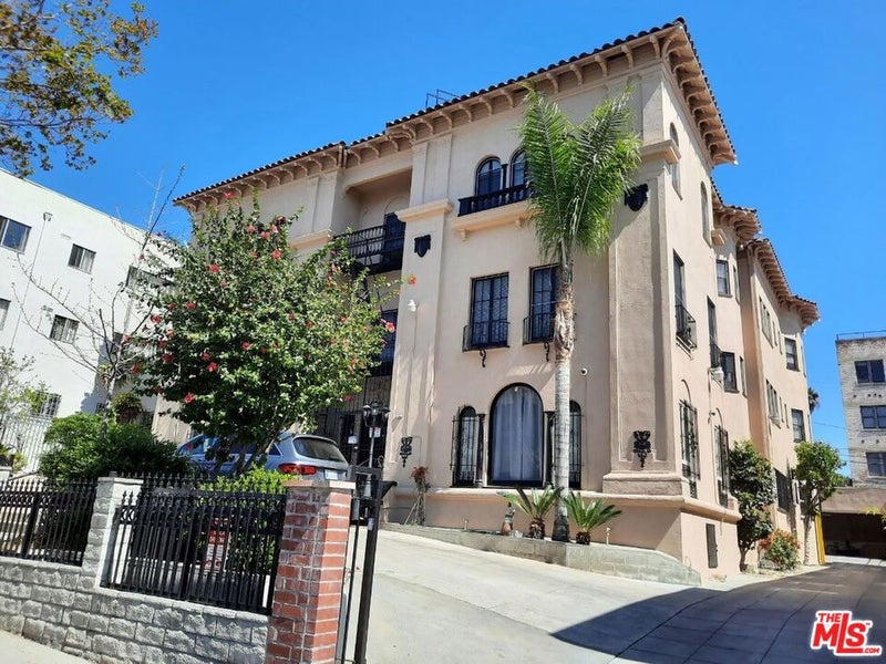 428 S Mariposa Avenue