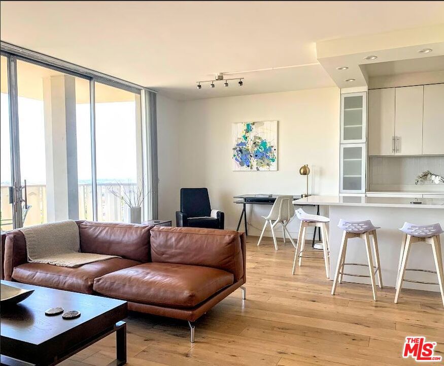 4411 Los Feliz Boulevard 1105