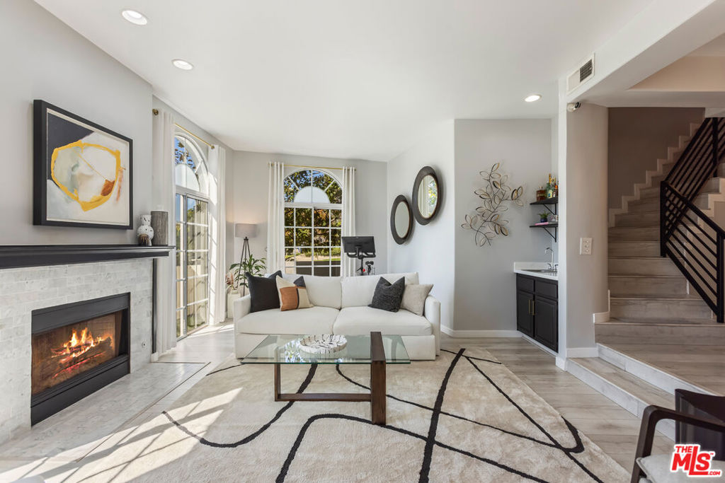 5848 W Olympic Boulevard 102