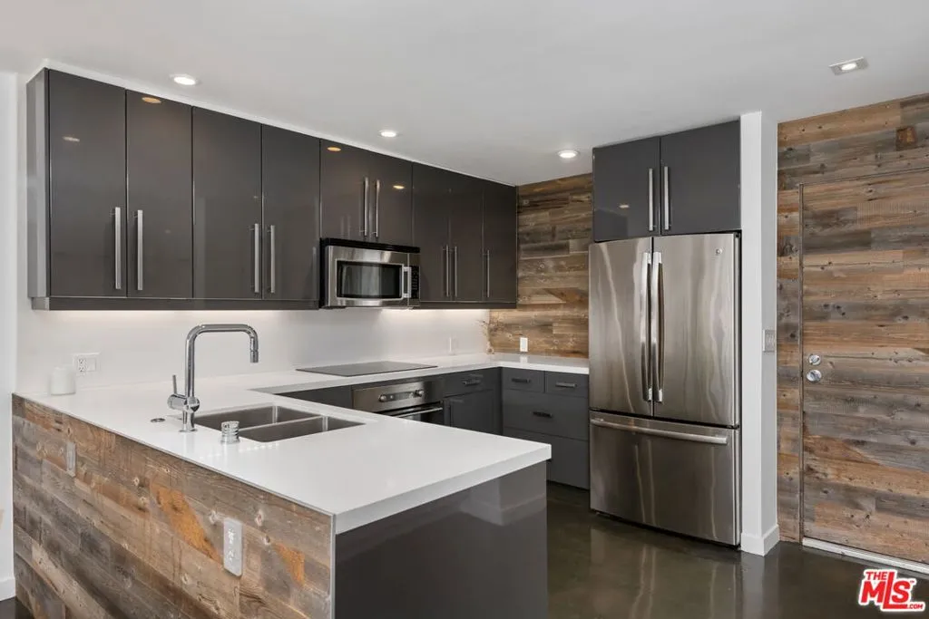 Los Angeles, California 90049, United States, 1 Bedroom Bedrooms, ,1 BathroomBathrooms,Residential,Active,150253