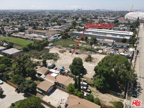 3668 W 102nd Street Inglewood CA 90303